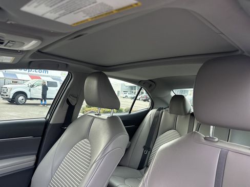 Used 2019 Toyota Camry SE image 13