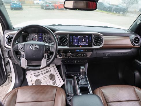 Used 2019 Toyota Tacoma Limited AWD/4WD image 50