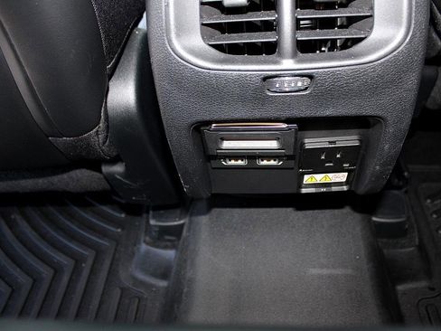 Used 2020 Jeep Cherokee Limited image 28