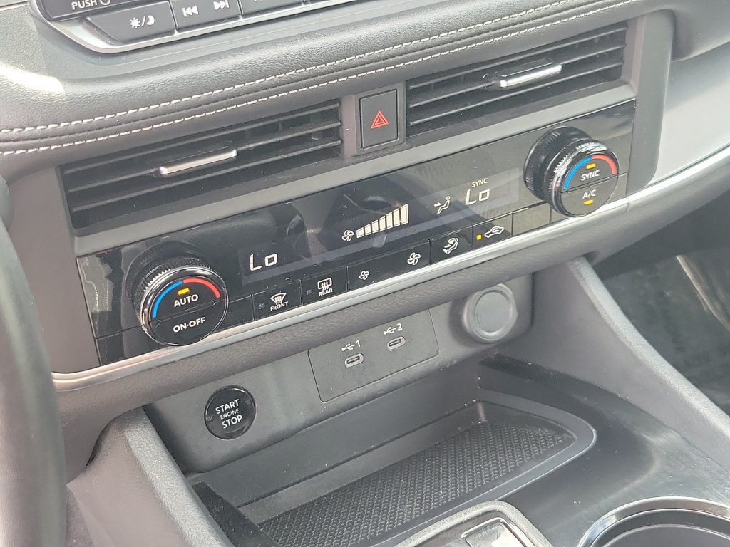 Certified 2025 Nissan Rogue SV FWD image 26