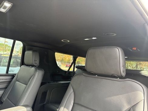 Used 2022 GMC Yukon XL Denali image 36