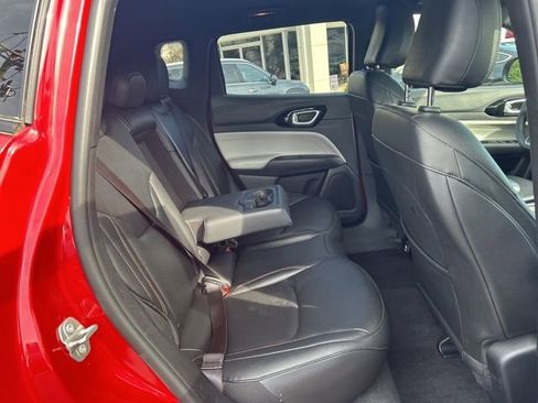 Used 2024 Jeep Compass Limited image 27