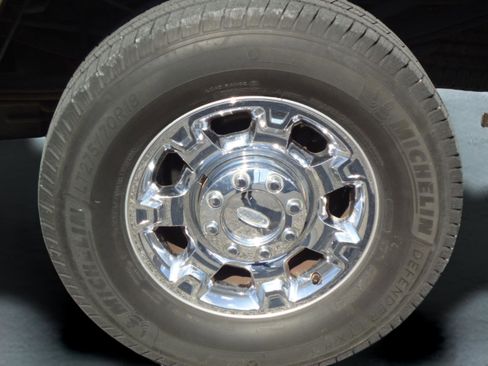 Used 2012 Ford F250 Lariat w/ Chrome Pkg image 9