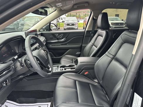 Used 2024 Lincoln Corsair AWD image 10