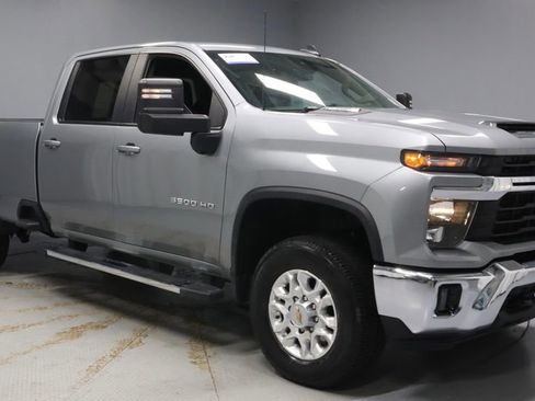 Used 2025 Chevrolet Silverado 3500 LT w/ Convenience Package AWD/4WD image 1