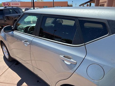 Certified 2025 Kia Soul LX FWD image 15