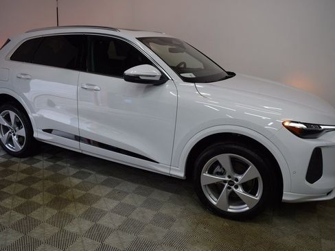 New 2025 Audi Q5 Premium Plus image 3