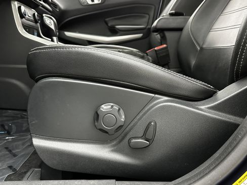 Used 2021 Ford EcoSport Titanium image 14