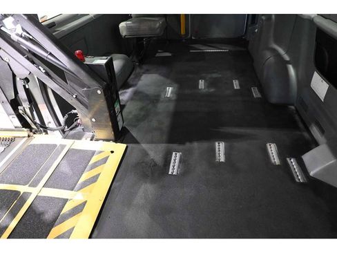 Used 2012 Ford E-350 and Econoline 350 XLT image 21