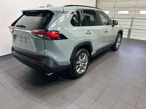 Used 2019 Toyota RAV4 XLE Premium w/ Cold Weather Package AWD/4WD image 3