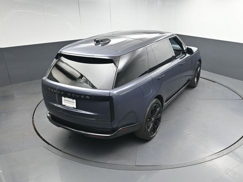 Certified 2024 Land Rover Range Rover Long Wheelbase SE image 35