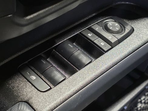 Used 2025 Toyota 4Runner SR5 AWD/4WD image 22