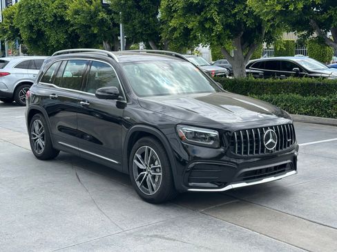 Used 2025 Mercedes-Benz GLB 35 AMG 4MATIC image 9