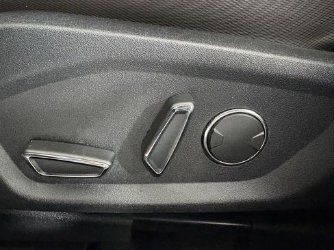 Used 2019 Ford Fusion SE w/ Equipment Group 151A image 12