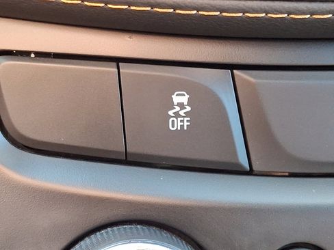 Used 2021 Chevrolet Trax LT FWD image 27