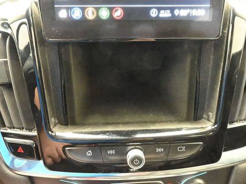 Used 2021 Chevrolet Traverse LT w/ LPO, Floor Liner Package FWD image 43