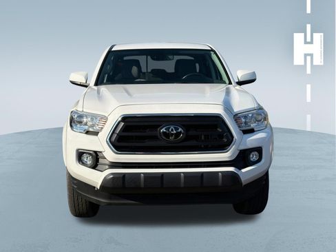 Used 2023 Toyota Tacoma SR5 RWD image 3