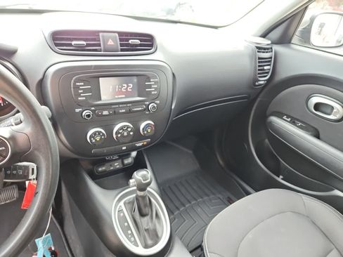 Used 2015 Kia Soul FWD image 10