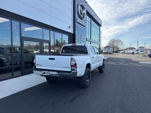 Used 2011 Toyota Tacoma 4x4 Double Cab image 3