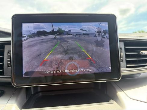 Used 2020 Ford Explorer XLT w/ Comfort Package AWD/4WD image 18