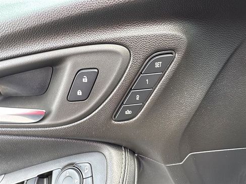 Used 2023 Buick Encore GX Essence w/ Experience Buick Package image 18