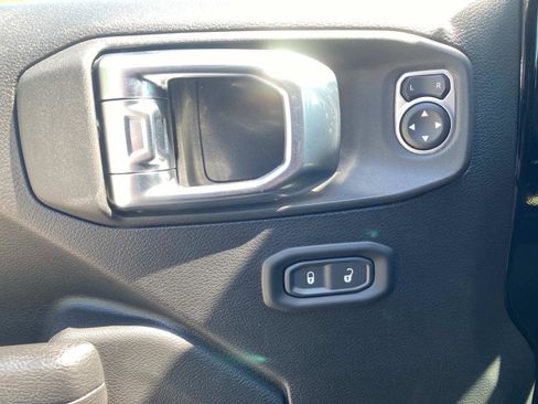 Used 2023 Jeep Wrangler Unlimited w/ Cold Weather Group image 22