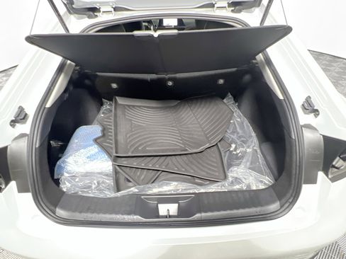 Used 2025 Toyota Prius Plug-In Hybrid image 34