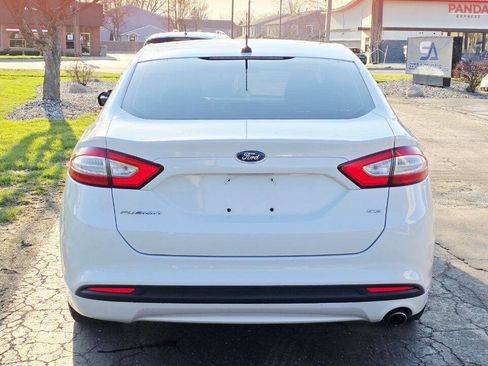 Used 2014 Ford Fusion SE image 5