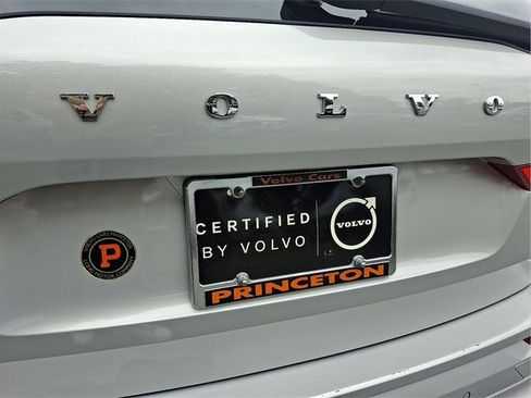 Certified 2025 Volvo XC60 B5 Plus image 30