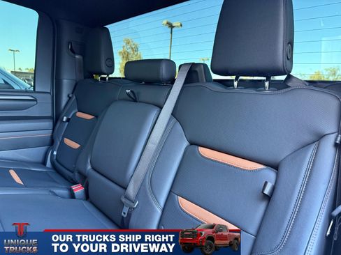 Used 2024 GMC Sierra 2500 AT4 image 23