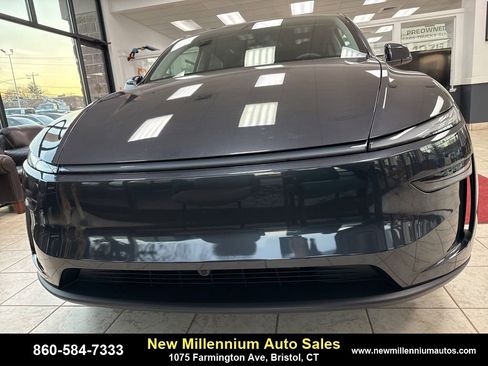 Used 2026 Tesla Model Y Long Range image 2