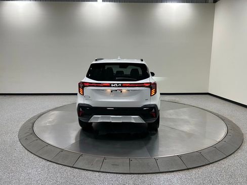 New 2026 Kia Seltos SX w/ SX Sunroof Package image 6