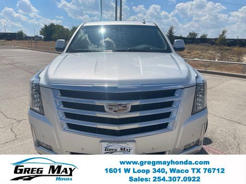 Used 2019 Cadillac Escalade ESV Premium Luxury AWD/4WD image 10