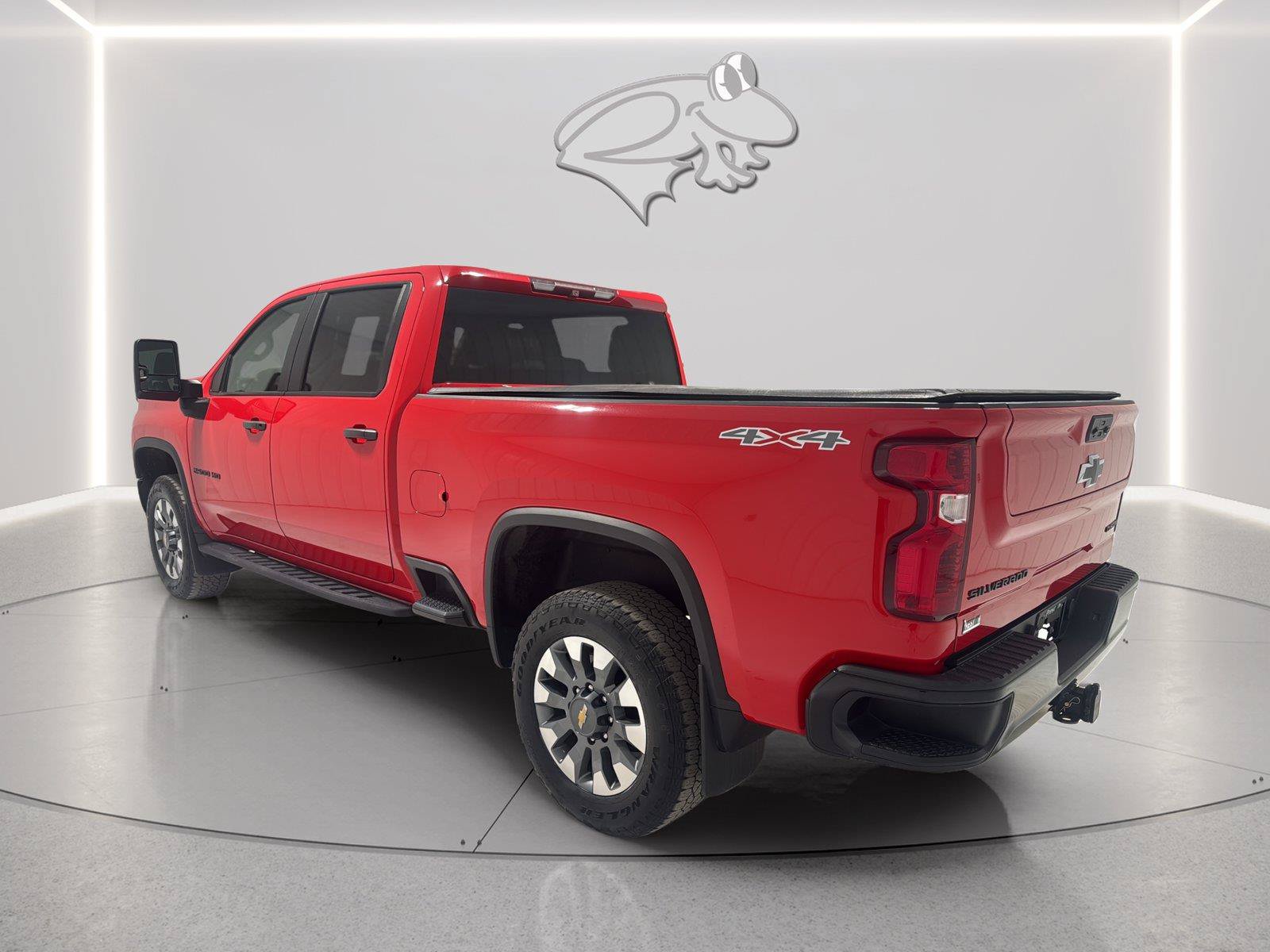 Used 2022 Chevrolet Silverado 2500 Custom w/ Custom Value Package AWD/4WD image 3
