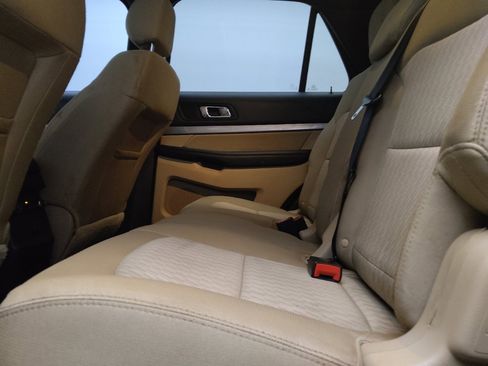 Used 2016 Ford Explorer FWD image 18