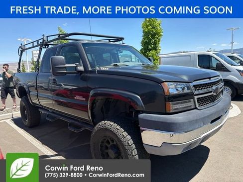 Used 2004 Chevrolet Silverado 2500 LT AWD/4WD image 1