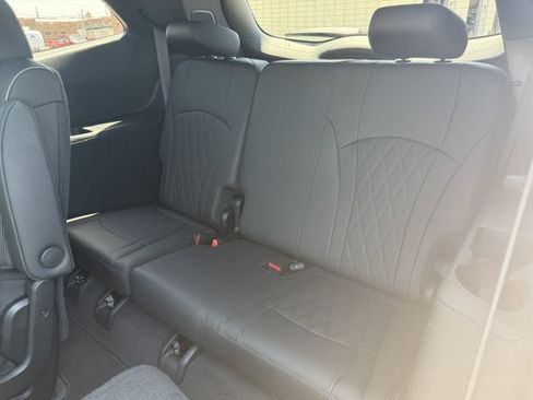 Used 2023 Buick Enclave Avenir w/ Avenir Technology Package AWD/4WD image 17