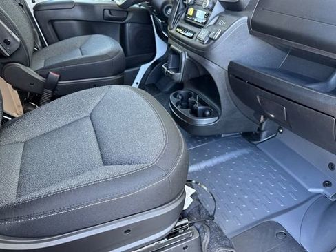 New 2024 RAM ProMaster 2500 w/ Convenience Group FWD image 17