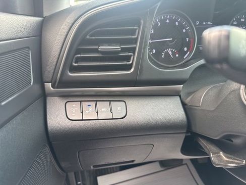 Used 2020 Hyundai Elantra SEL w/ Cargo Package (C1) FWD image 19