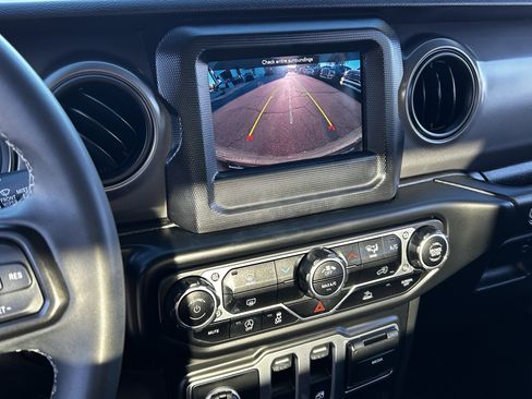 Certified 2023 Jeep Wrangler Freedom Edition image 27