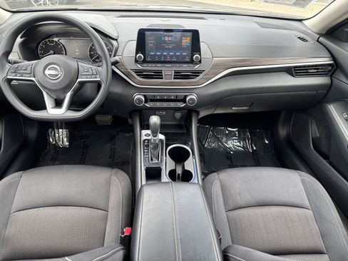 Used 2024 Nissan Altima 2.5 SV image 20