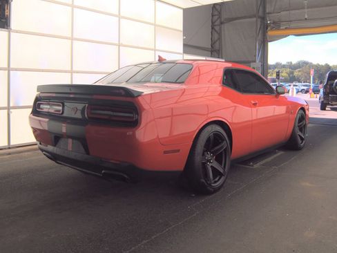 Used 2016 Dodge Challenger SRT Hellcat RWD image 4