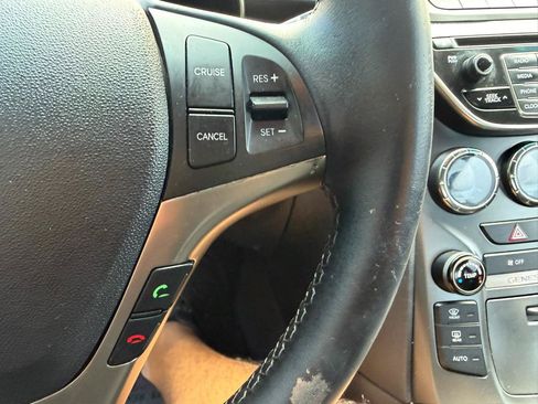 Used 2016 Hyundai Genesis 3.8 RWD image 27