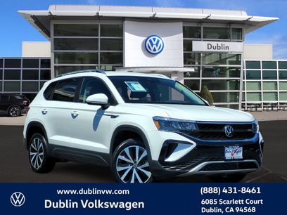 Certified 2022 Volkswagen Taos SE w/ IQ.Drive SE Package