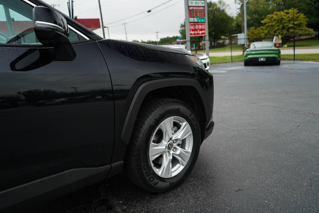 Used 2021 Toyota RAV4 XLE FWD image 19