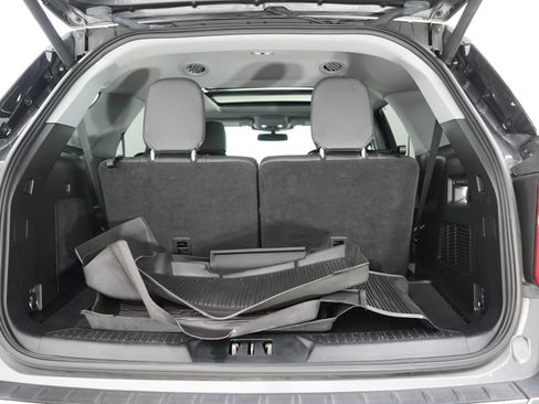 Used 2021 Ford Explorer Limited w/ Equipment Group 301A AWD/4WD image 18