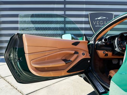 Used 2022 Ferrari F8 Tributo image 28