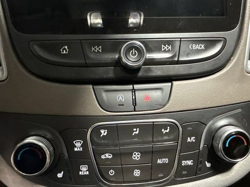 Used 2024 Chevrolet Malibu LT FWD image 24