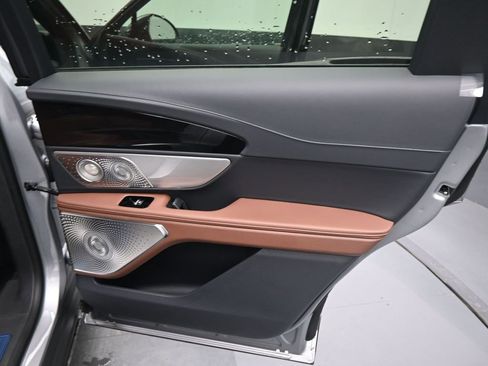 New 2026 Lincoln Nautilus Reserve AWD/4WD image 19