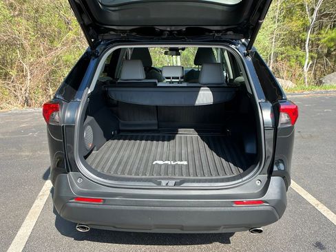 Used 2019 Toyota RAV4 XLE Premium w/ Cold Weather Package AWD/4WD image 23